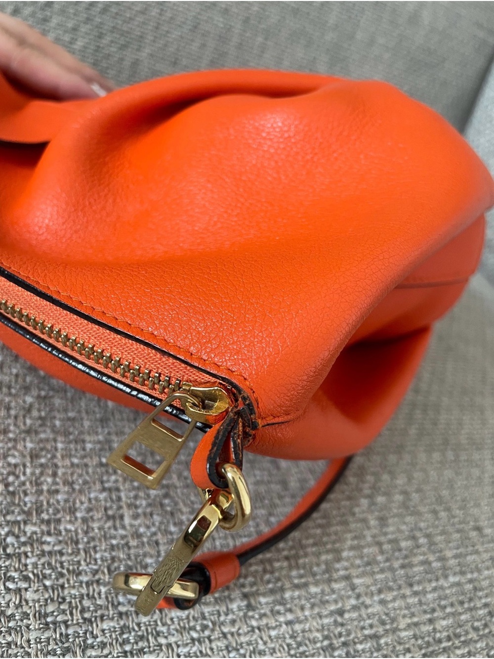 Loewe Elephant Mini Shoulder bag in Orange - Picture 3 of 5